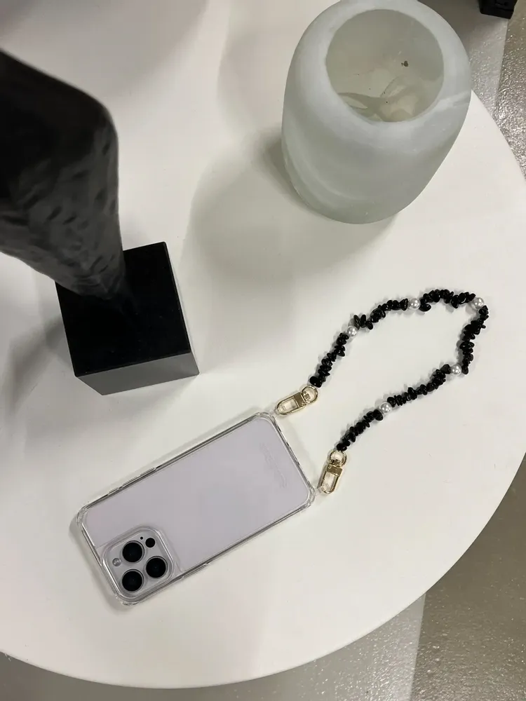 Gifts - Shell Whisper Short PHONE STRAP BLK - FOLIE À TROIS