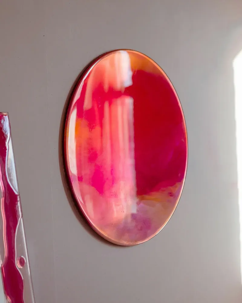 Objets de décoration - Décoration murale Amour par Courtney Kinnare, miroir multicolore rose - TULESTE FACTORY