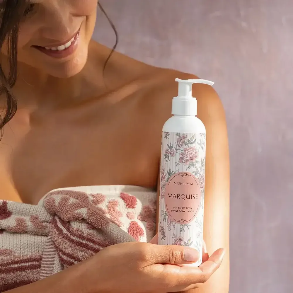 Coffrets et boîtes - Lait corps Divin 250 ml - Soleil Pastel - MATHILDE M.
