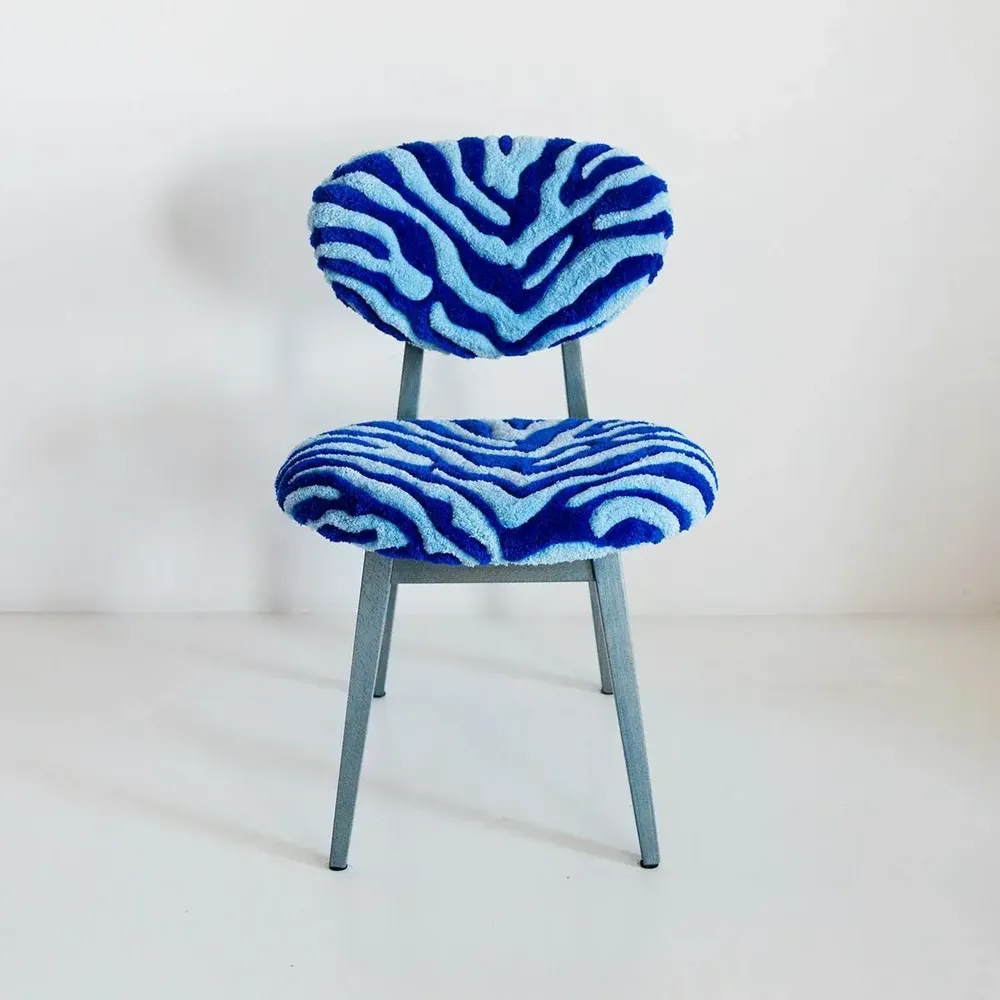 Chaises - Chaise Mushroom en laine bleu zèbre par Vintola Studio - TULESTE FACTORY