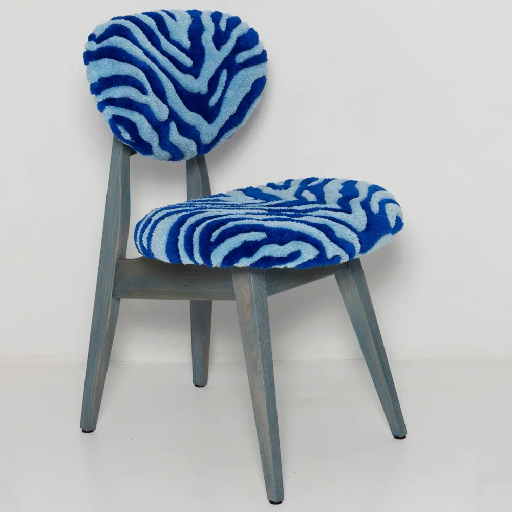 Chaises - Chaise Mushroom en laine bleu zèbre par Vintola Studio - TULESTE FACTORY