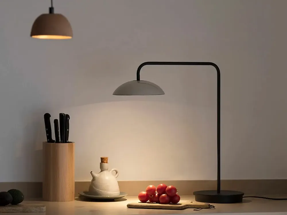 Table lamps - ABSIDIOLA long arm table lamp in ceramic plato - LUXCAMBRA