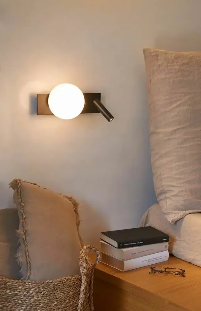 Appliques - GLOS applique murale slim horizontal avec lecteur en noir - LUXCAMBRA