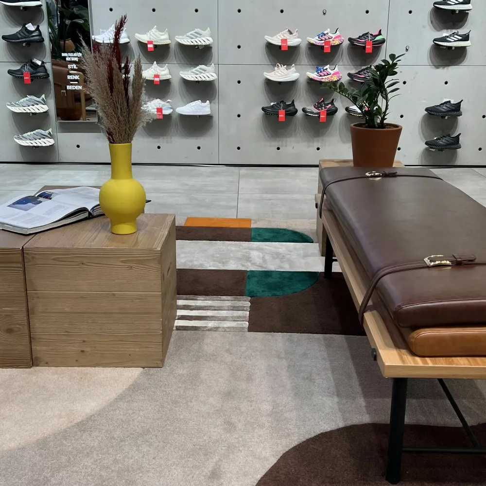 Tapis sur-mesure - Certains de nos projets de magasin - LOOMINOLOGY RUGS