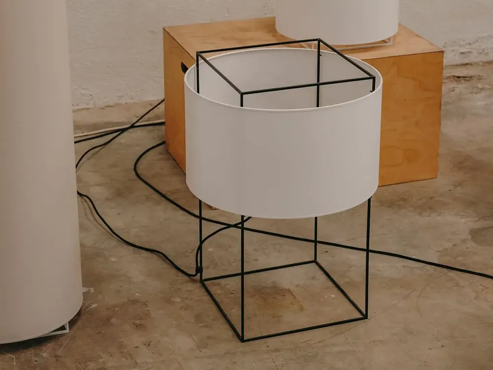 Lampes de table - LEWIT lampe à poser en taille L avec abat-jour en cotonet - LUXCAMBRA