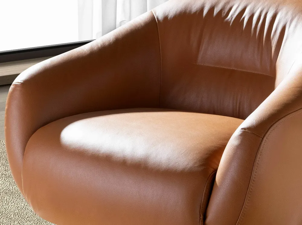 Fauteuils - Fauteuil pivotant en cuir brun - ANGEL CERDÁ