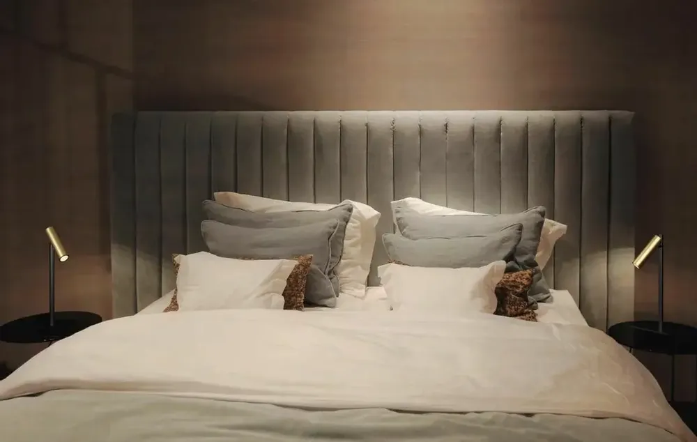 Table lamps - MANHATTAN table lamp 25cm black, white or black and gold - LUXCAMBRA