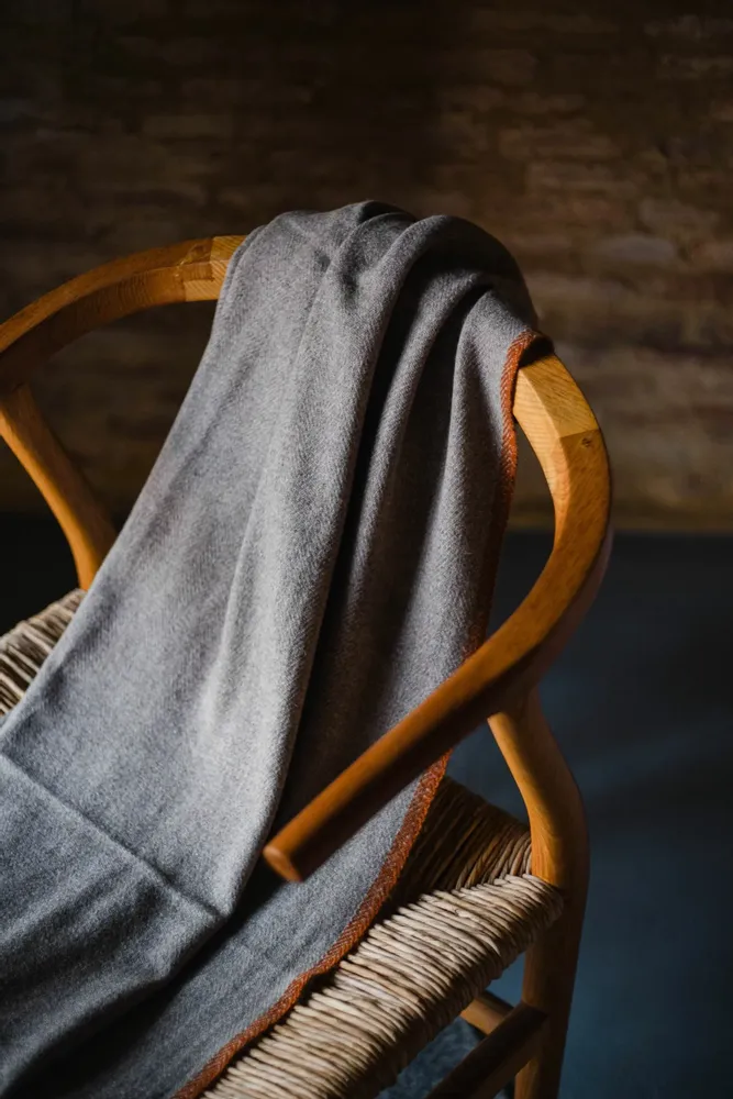 Unique pieces - QOMOLANGMA PEAK THROW - HIMALAYAN HERMITAGE