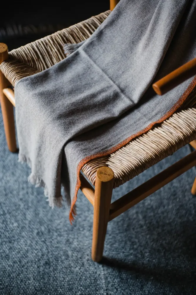 Unique pieces - QOMOLANGMA PEAK THROW - HIMALAYAN HERMITAGE