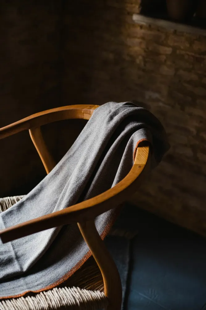 Unique pieces - QOMOLANGMA PEAK THROW - HIMALAYAN HERMITAGE