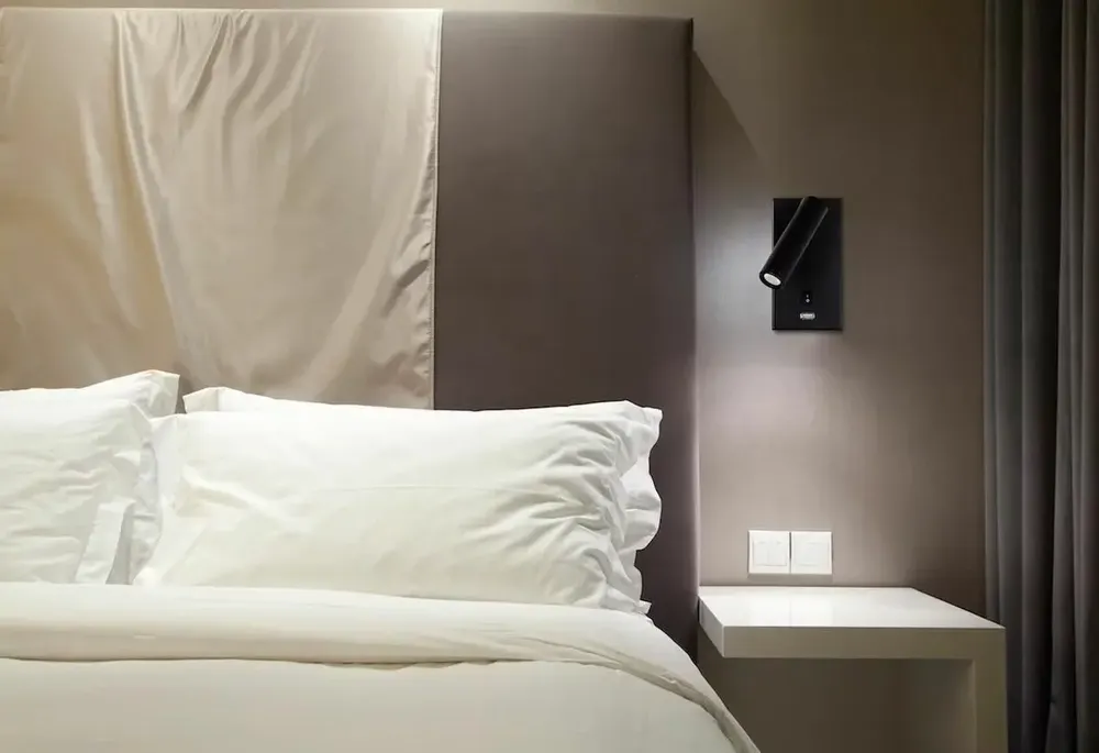 Wall lamps - MANHATTAN built-in wall light with reader and USB socket - LUXCAMBRA