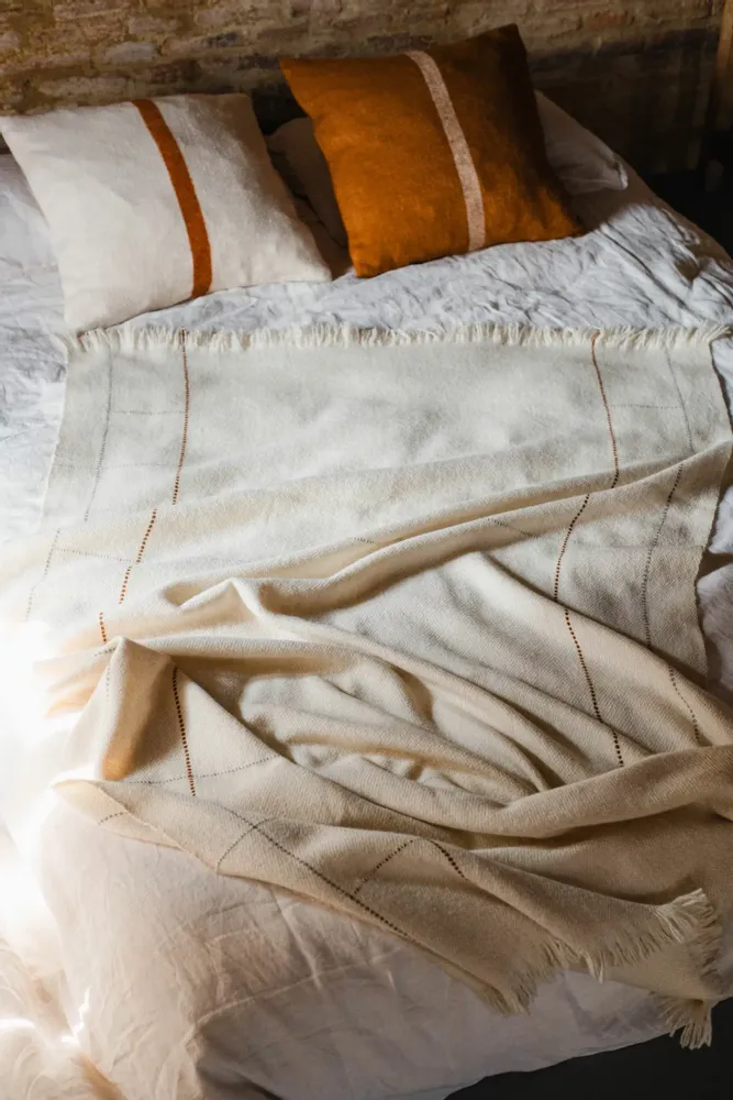 Cushions - TSUM SILK BLEND - HIMALAYAN HERMITAGE