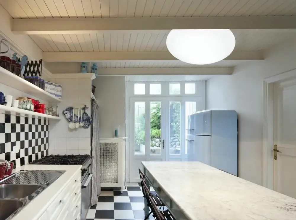 Ceiling lights - MOON ceiling lamp in white with a diameter of ø40cm, ø30cm or ø51cm - LUXCAMBRA