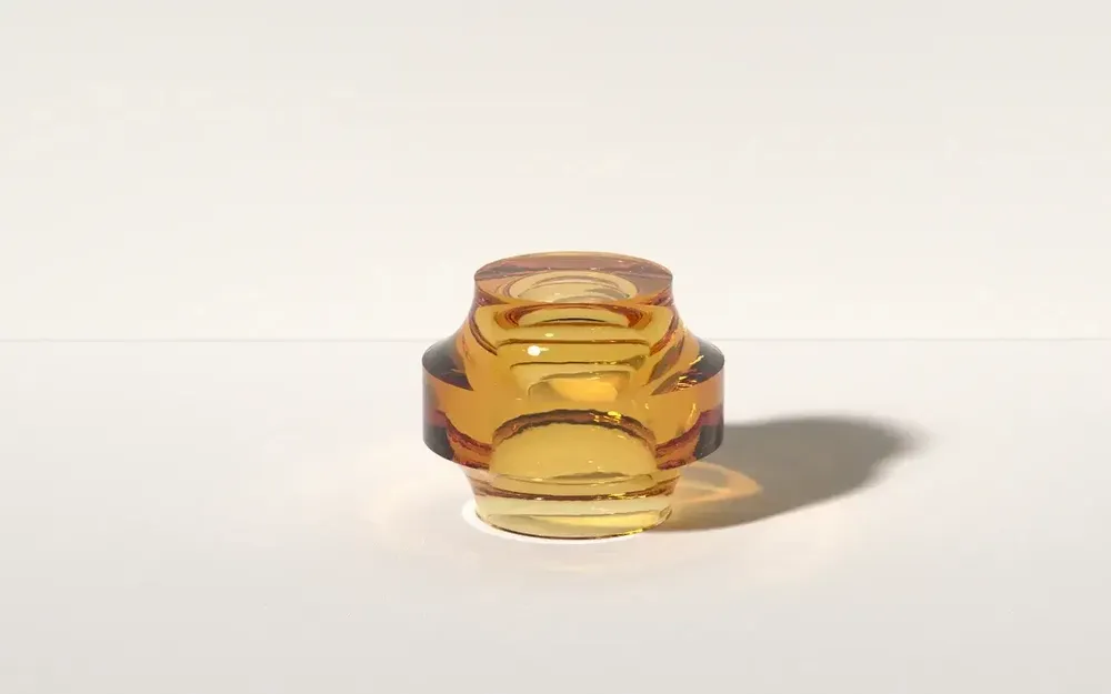 Autres tables  - Table d'appoint Echo I en résine translucide champagne par Ian Cochran - TULESTE FACTORY