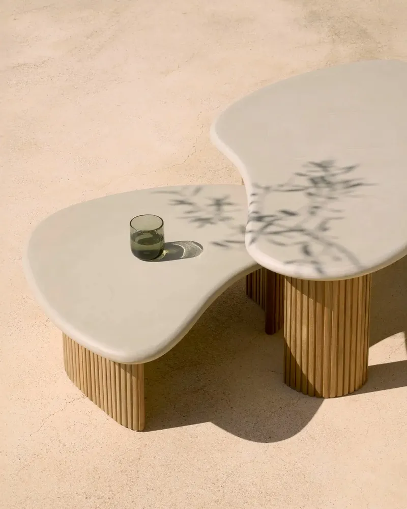 Lawn tables - Boomerang outdoor coffee table - ETHNICRAFT