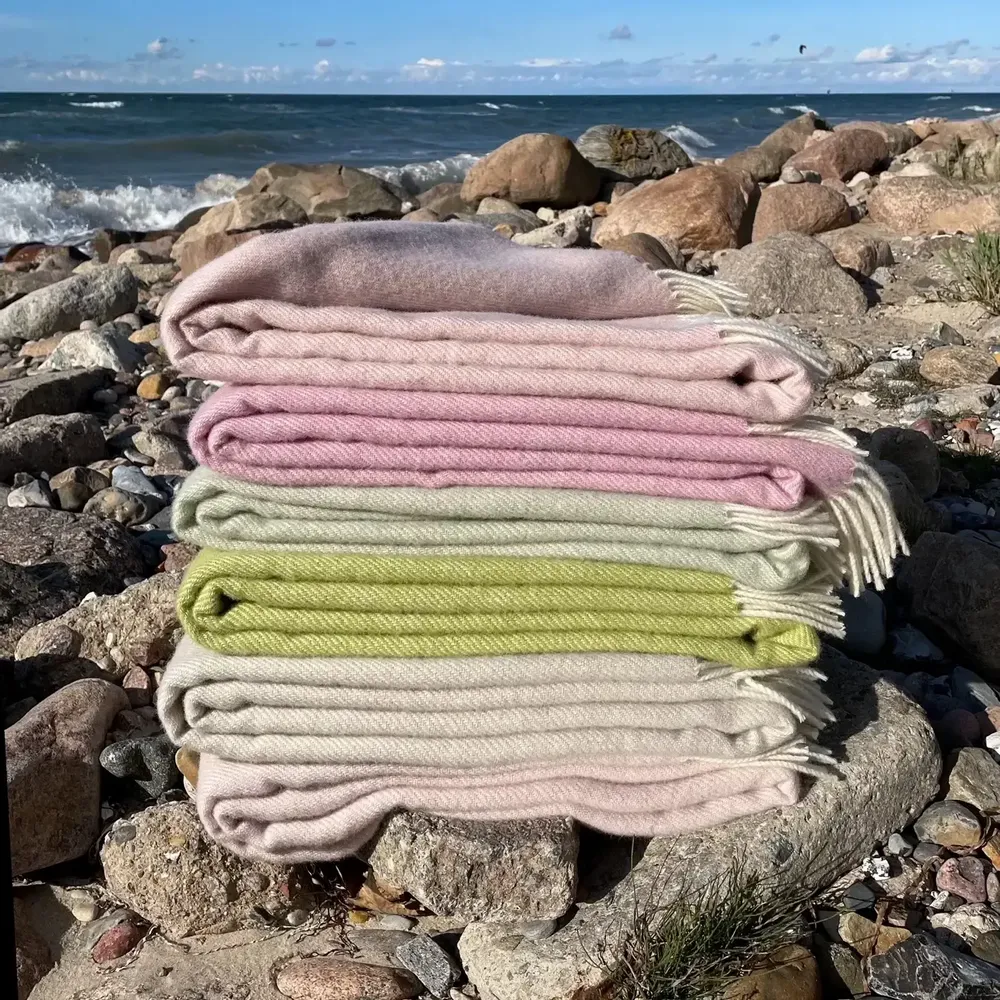 Throw blankets - Wool blanket plaid, Uni Pink - WOOL ONLY BY JOWOLLINA