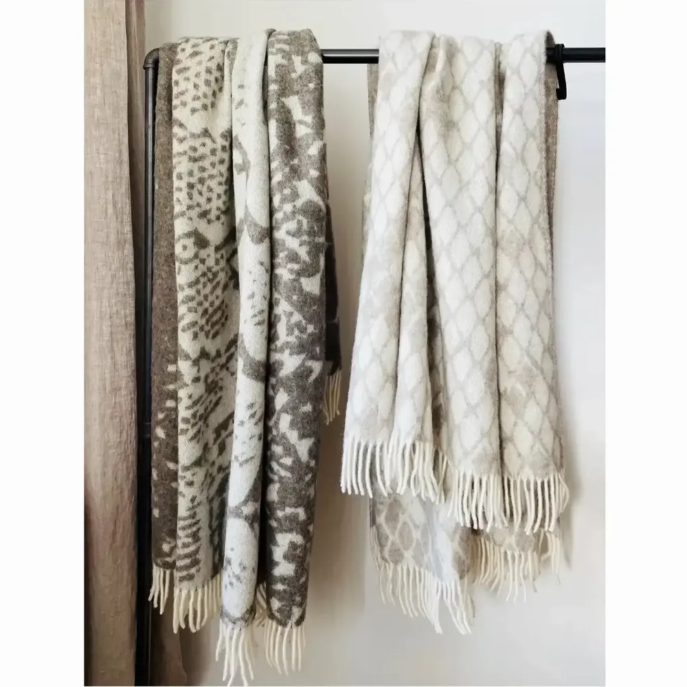 Throw blankets - Jacquard plaid "Snake" Python - WOOL ONLY BY JOWOLLINA