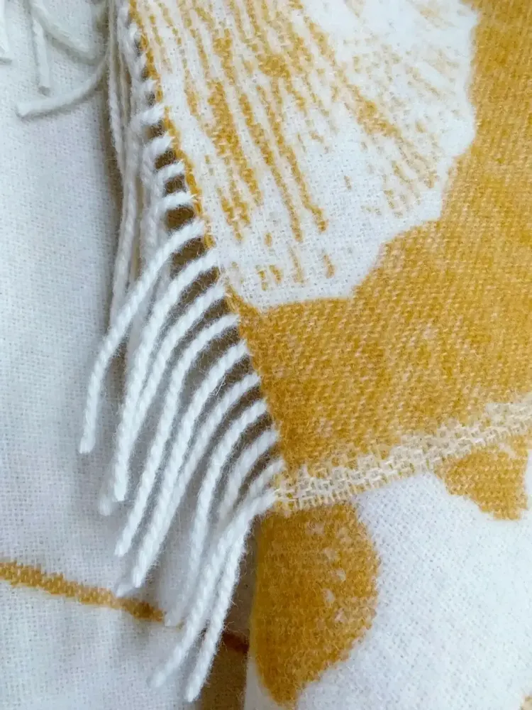 Plaids - Plaid de couverture en laine, Wool Sheep Ocker - WOOL ONLY BY JOWOLLINA