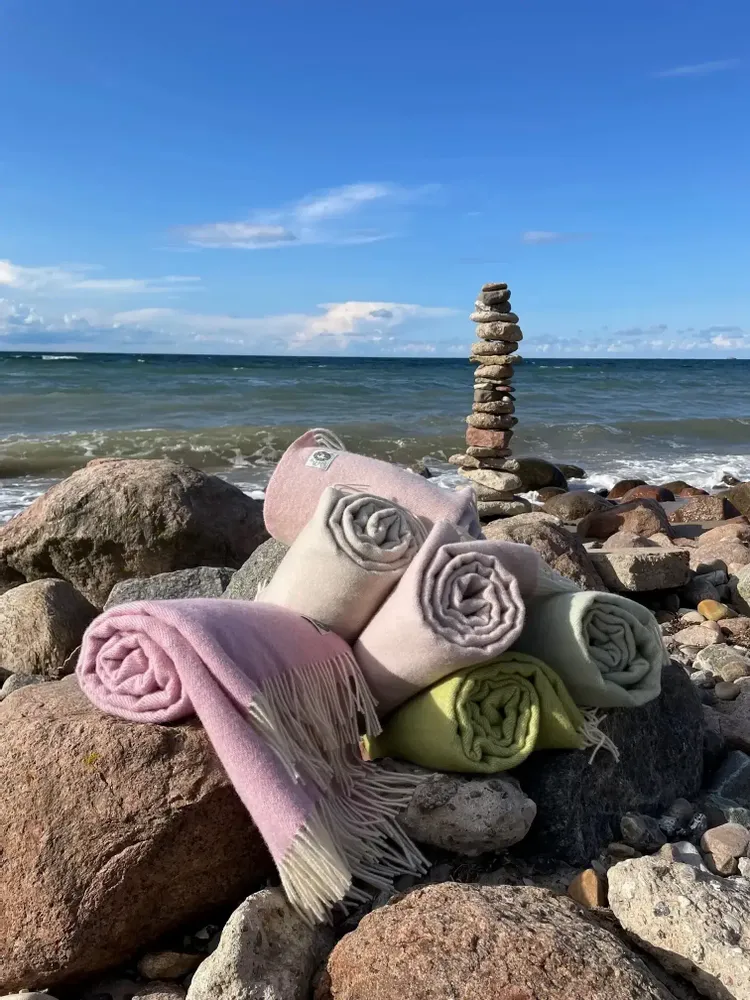 Throw blankets - Wool blanket plaid, Uni Soft Pink - WOOL ONLY BY JOWOLLINA