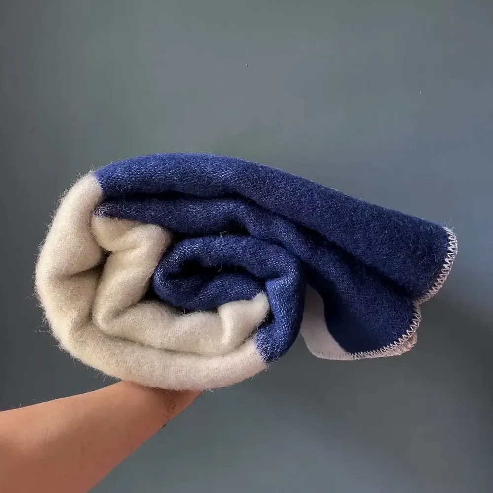 Plaids - Plaid couverture en laine, Tricolor Square Solid Blue - WOOL ONLY BY JOWOLLINA