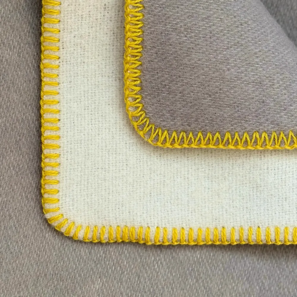 Plaids - Plaid couverture en laine, Jaune Gris Sable - WOOL ONLY BY JOWOLLINA