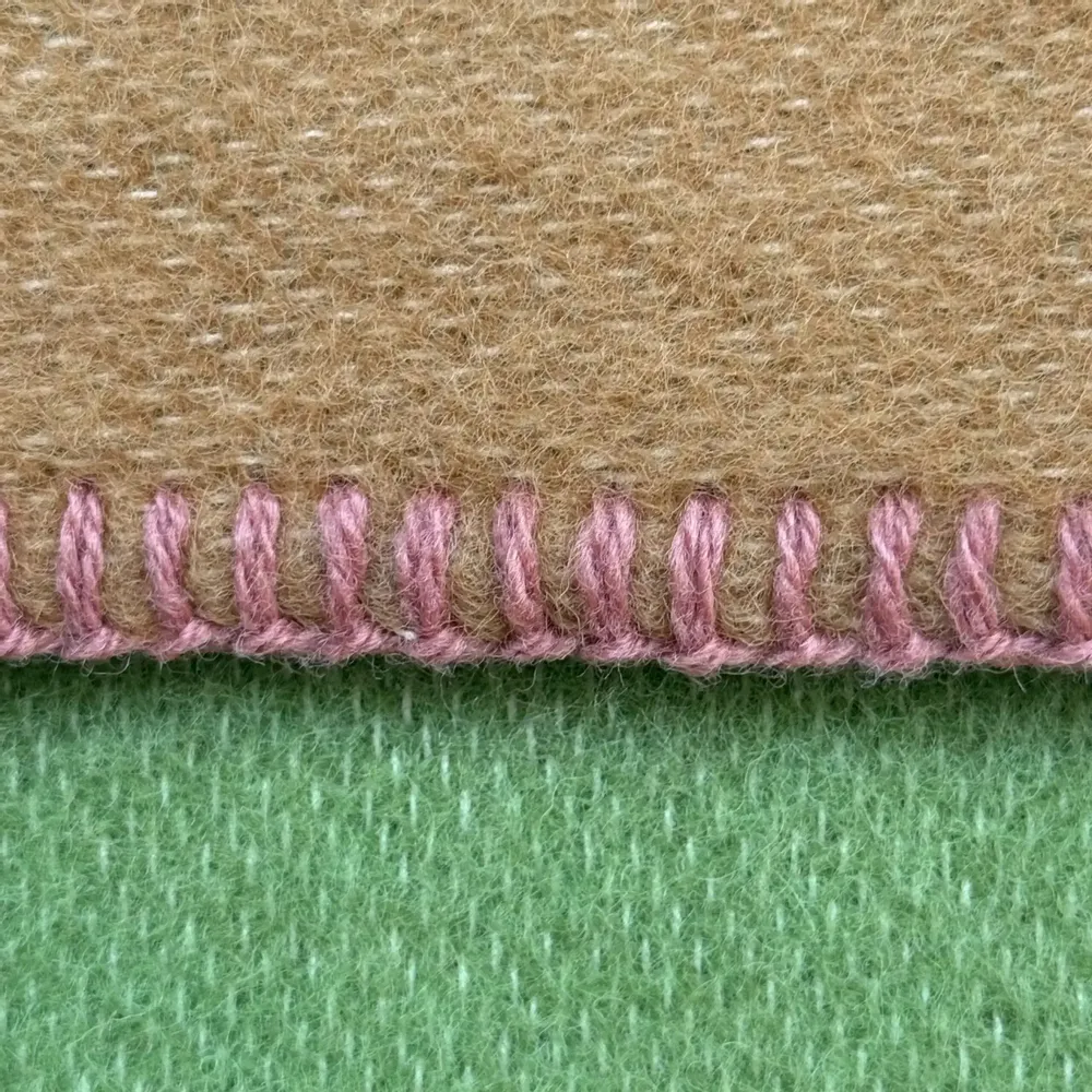 Plaids - Plaid couverture en laine, Vert Camel Rose - WOOL ONLY BY JOWOLLINA