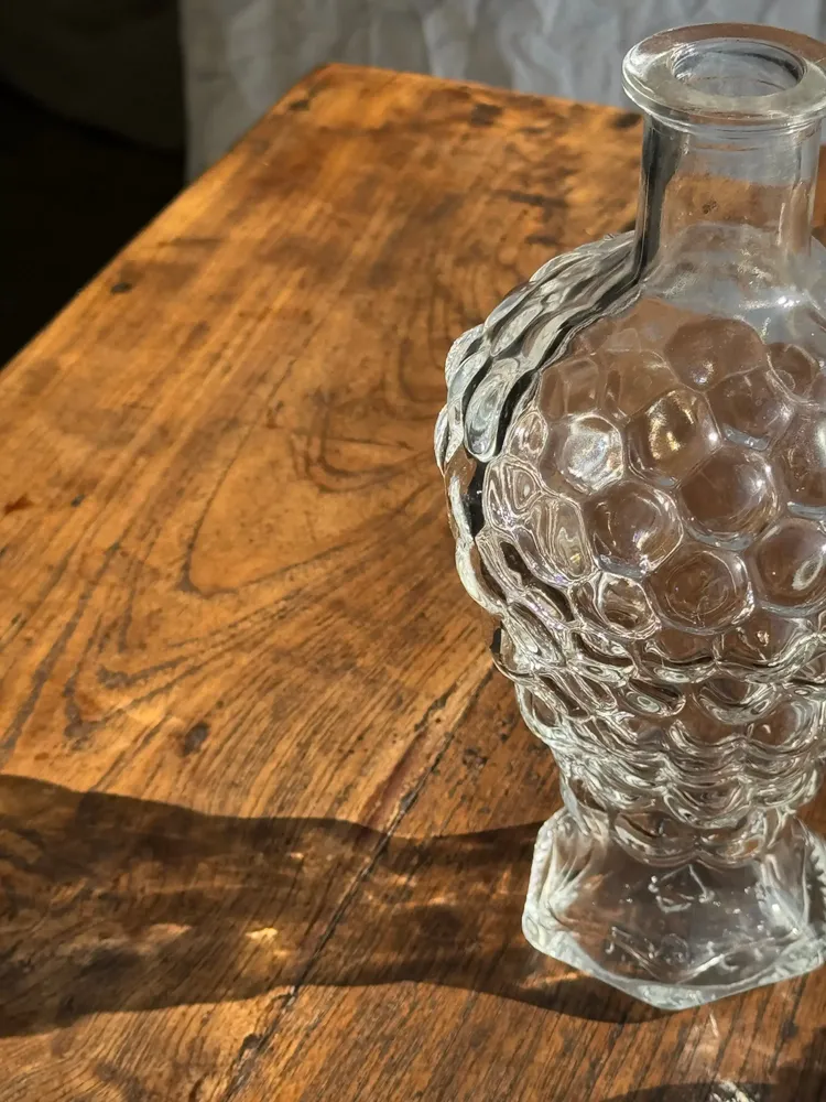 Carafes - Carafe à bouchon en forme de grappe de raisin H27 - OFFICE OBJETS