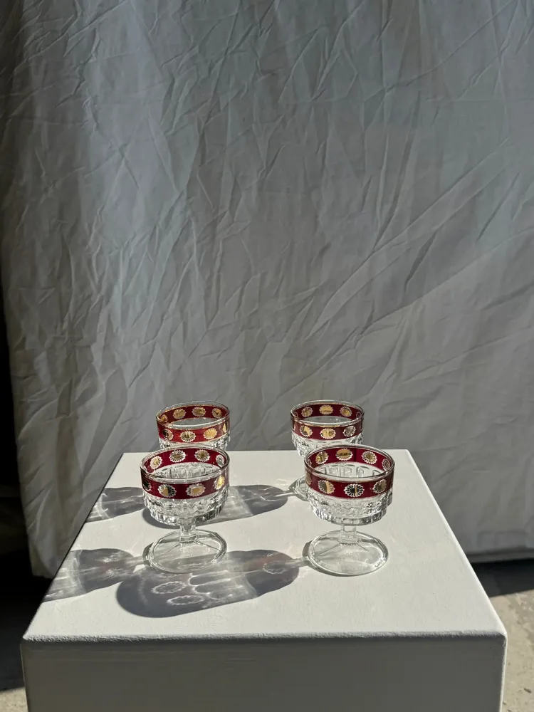 Stemware - 4 small red and gold Italy stemmed glasses - OFFICE OBJETS