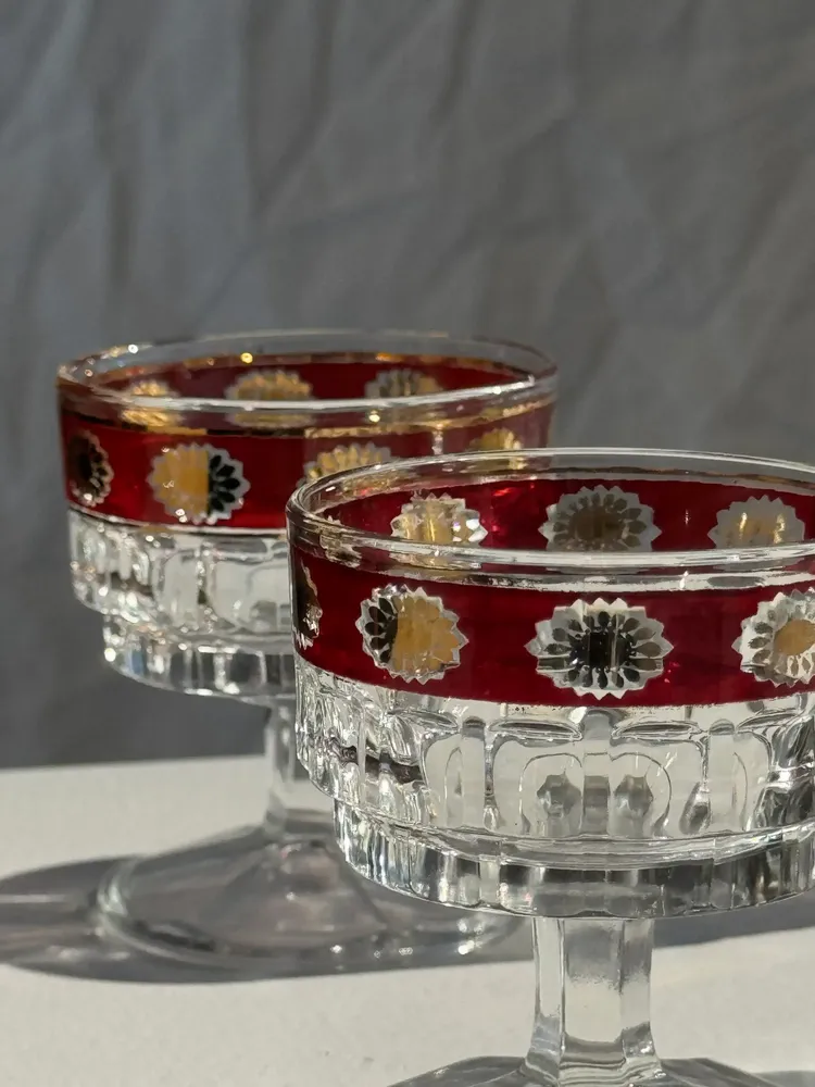 Stemware - 4 small red and gold Italy stemmed glasses - OFFICE OBJETS