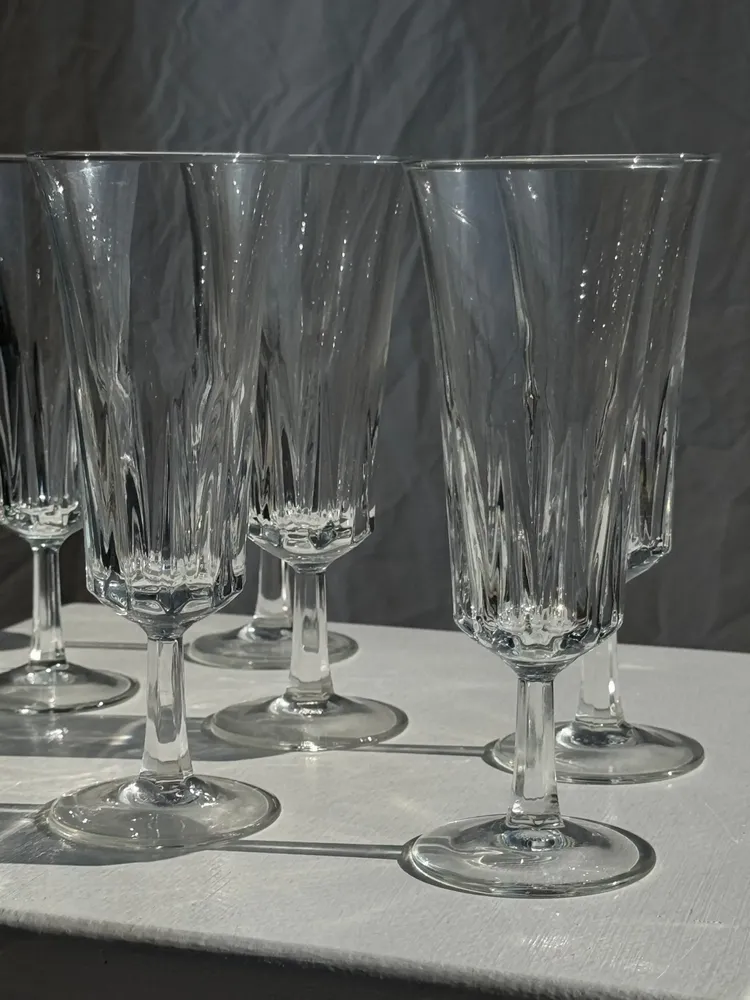 Verres à pied - 7 flûtes à champagne classiques - OFFICE OBJETS