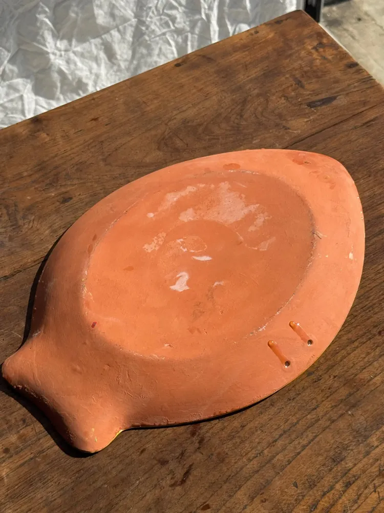 Platter and bowls - Decorative dish in the shape of a fish on a yellow background decorated with red peppers - OFFICE OBJETS