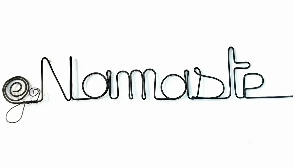 Autres décorations murales - Fleur de Lys - "Namaste" - Décoration murale en fil de fer - BIJOUX DE MUR