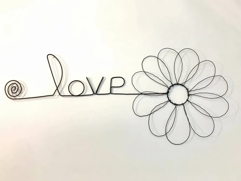 Other wall decoration - Daisy Flower - "Love" - ​​Wire Wall Decoration - BIJOUX DE MUR