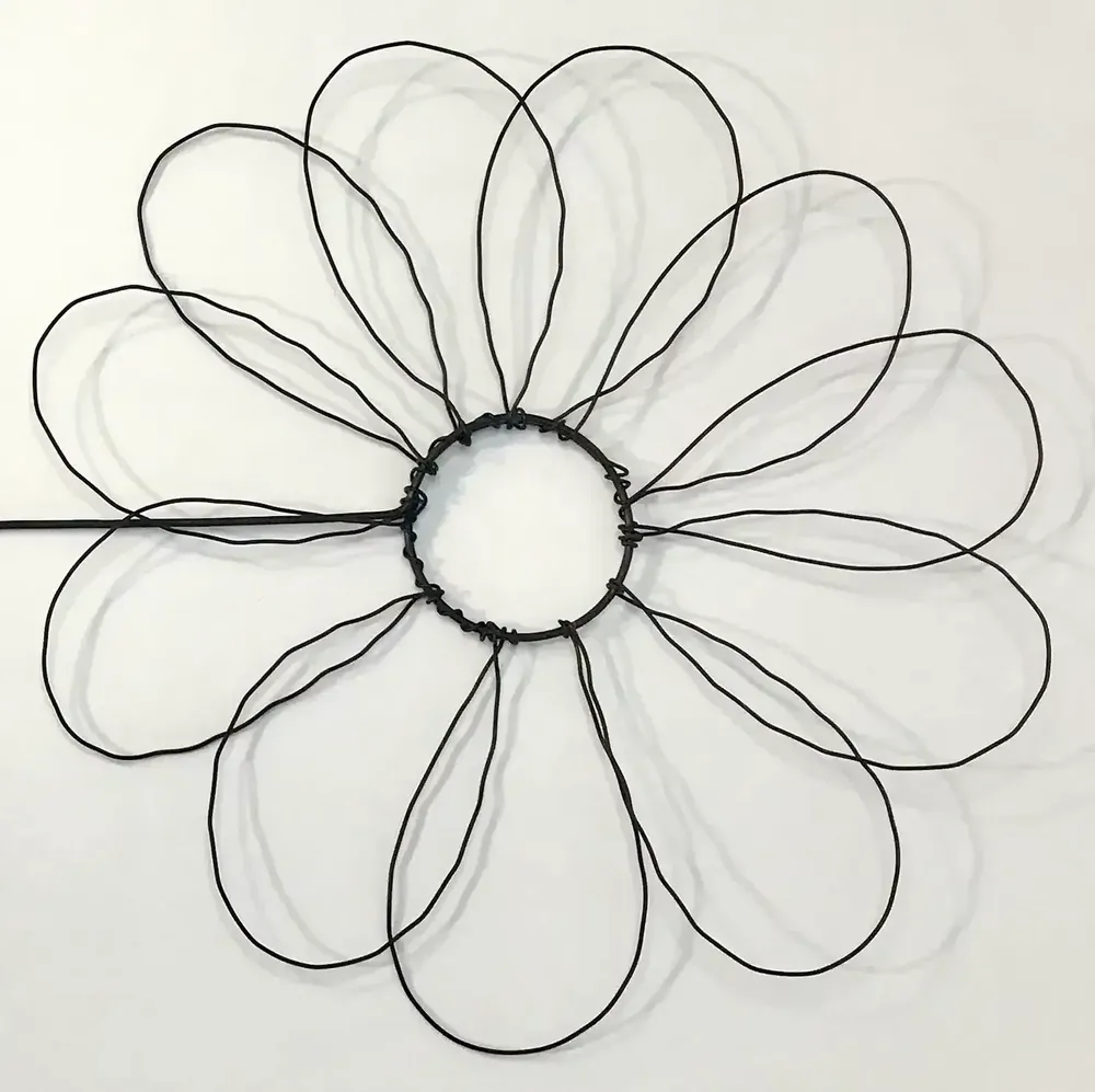 Other wall decoration - Daisy Flower - "Love" - ​​Wire Wall Decoration - BIJOUX DE MUR