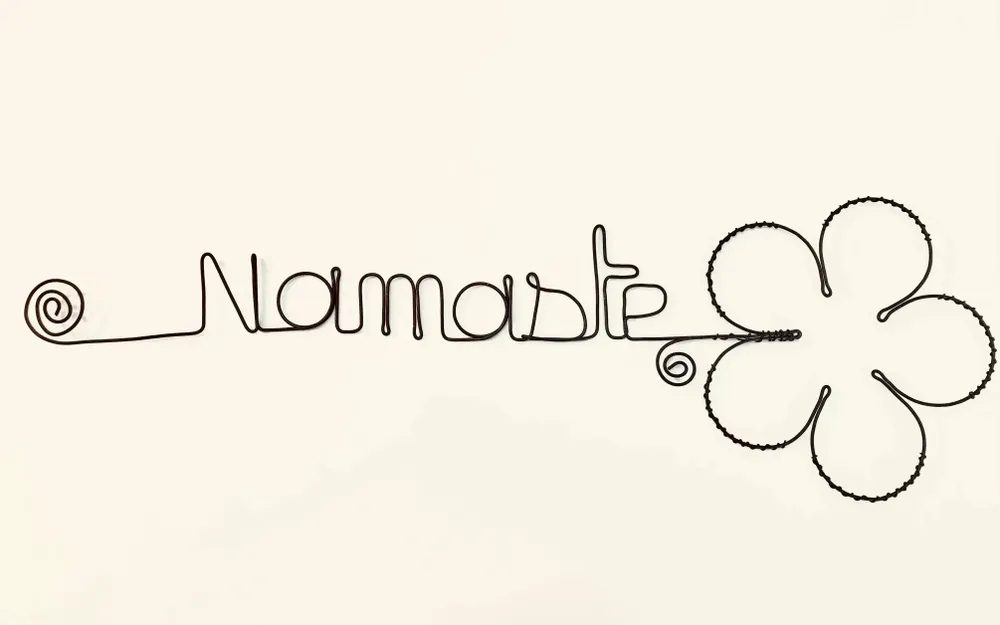 Other wall decoration - Daisy Flower - "Namaste" - Wire Wall Decoration - BIJOUX DE MUR