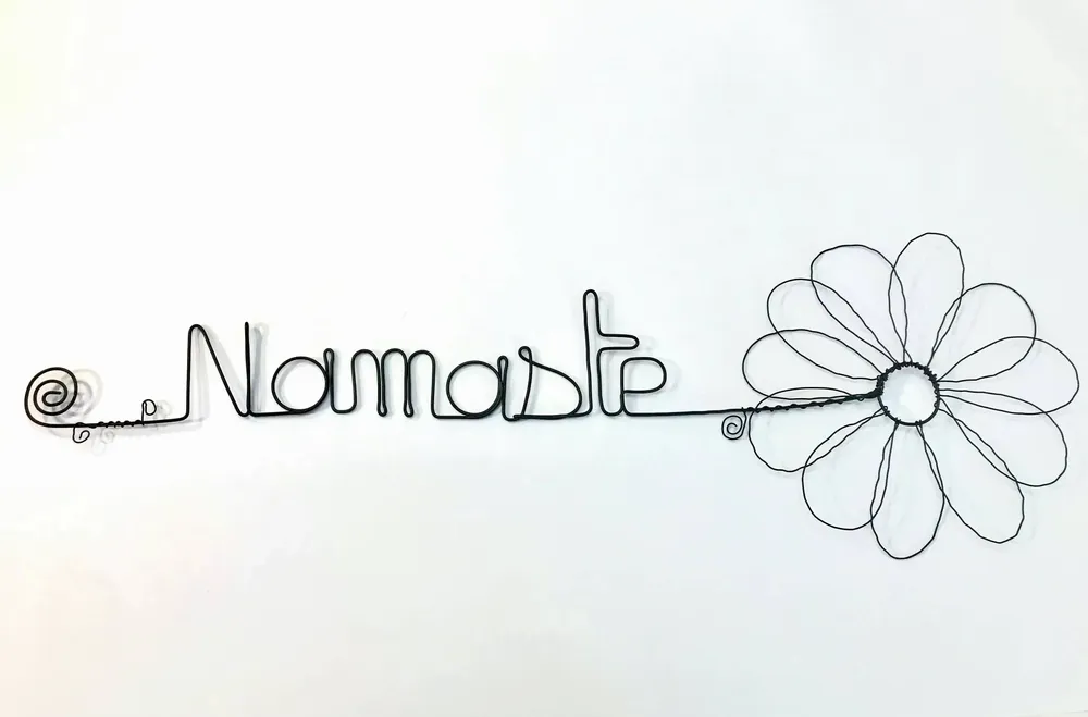 Autres décorations murales - Fleur de Marguerite - "Namaste" - Décoration murale fer - BIJOUX DE MUR