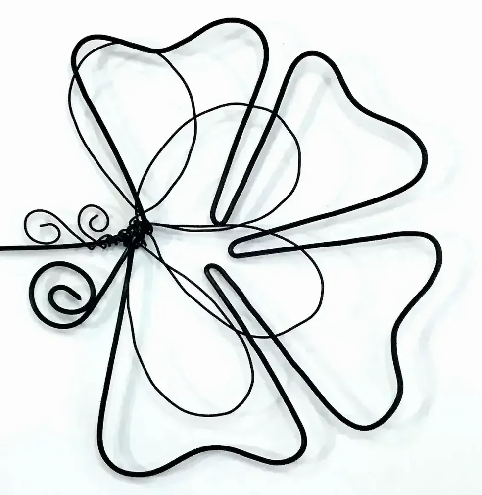 Other wall decoration - Clover Flower - "Love" - ​​Wire Wall Decoration - BIJOUX DE MUR