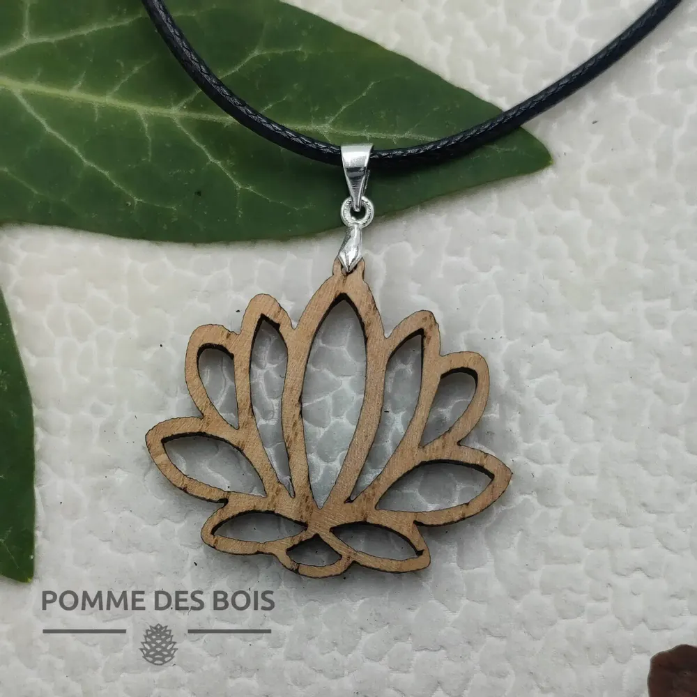 Bijoux - Collier - Fleur de lotus - POMME DES BOIS