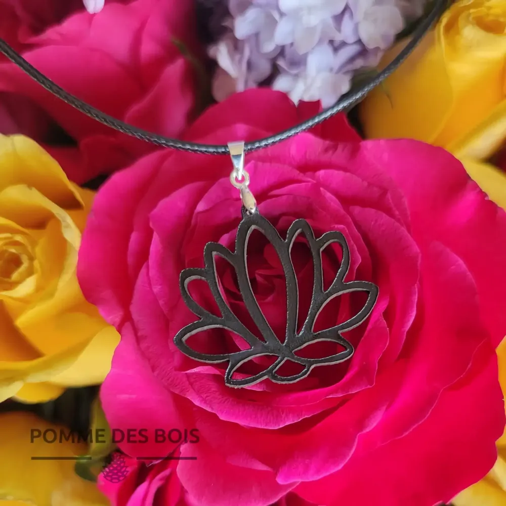 Bijoux - Collier - Fleur de lotus - POMME DES BOIS