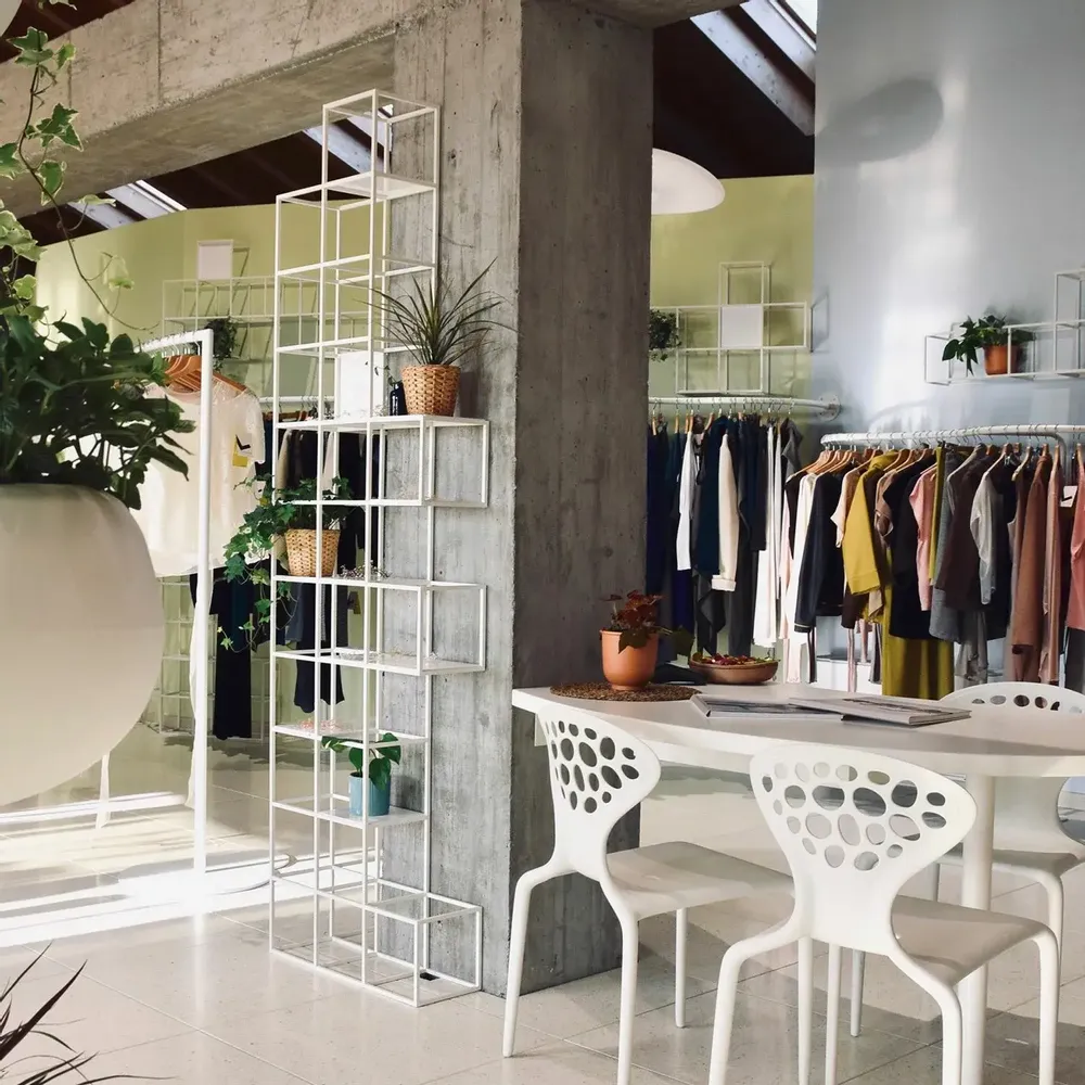 Services - iPot Adhoc | Display - IPOT