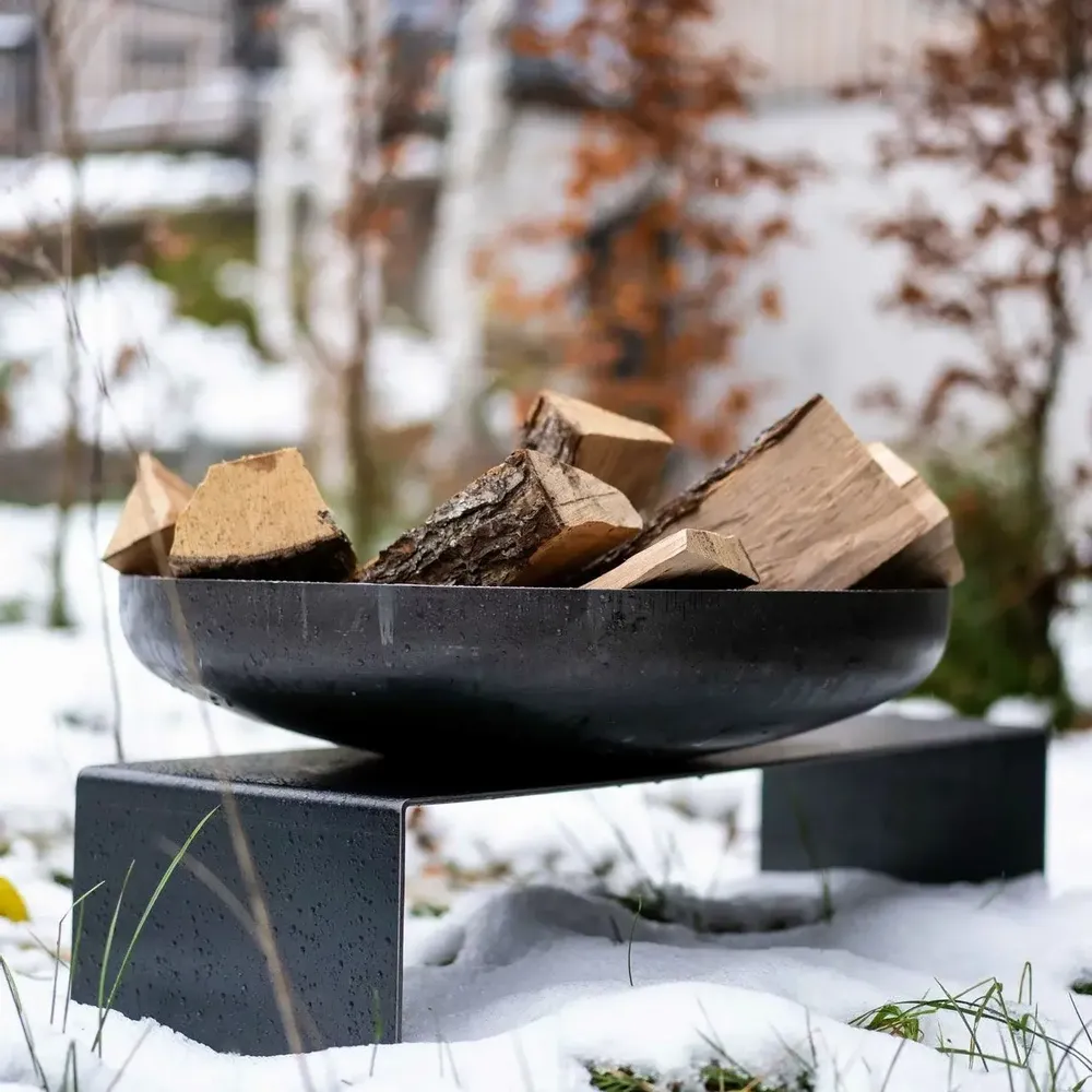 Outdoor fireplaces - Fire bowl with bench - RAUMGESTALT