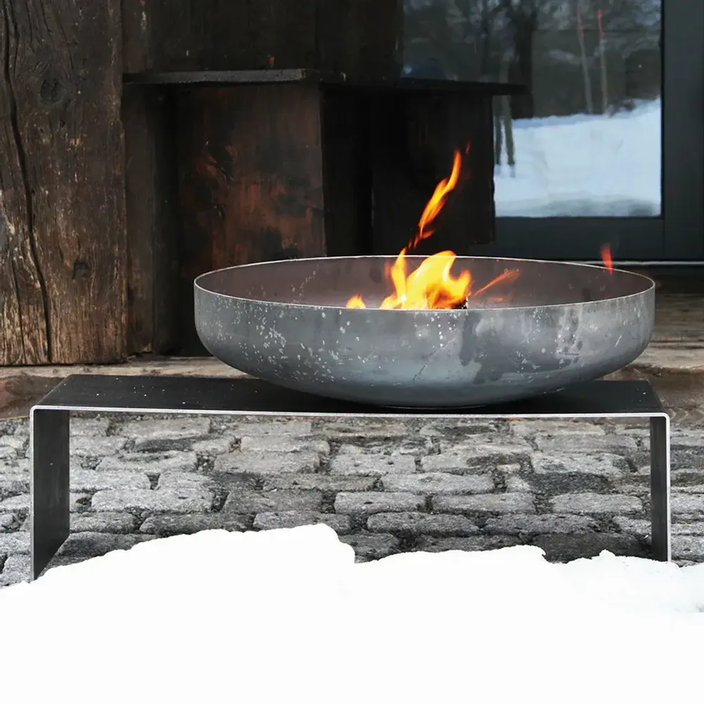 Outdoor fireplaces - Fire bowl with bench - RAUMGESTALT