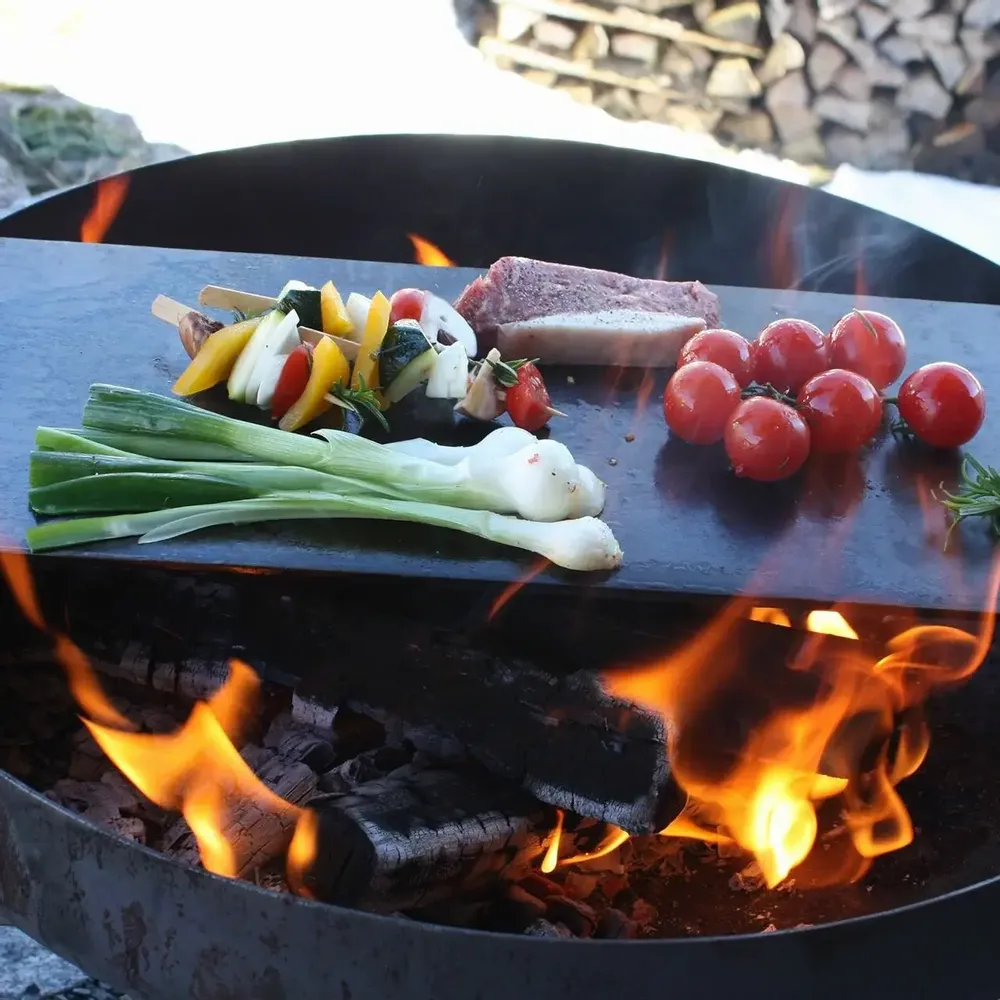 Outdoor fireplaces - Fire bowl with bench - RAUMGESTALT