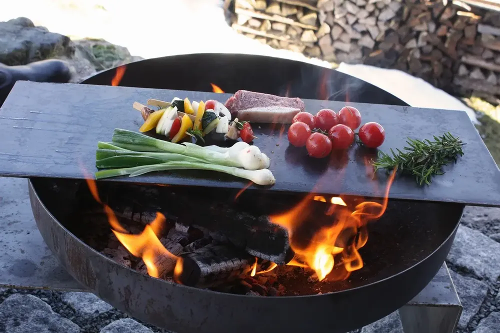 Outdoor fireplaces - Teppanyaki plate - RAUMGESTALT