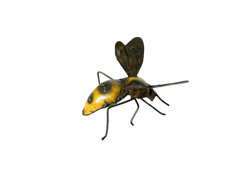 Other wall decoration - Recycled Metal Bee Wall Sculpture - TERRE SAUVAGE