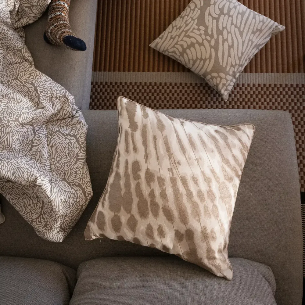 Linge - Housse de coussin Laulujoutsen Or 45x45 cm - PENTIK