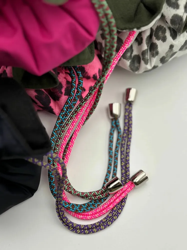 Cadeaux - Sac à bijoux avec cordon fuchsia/olive - LIPP