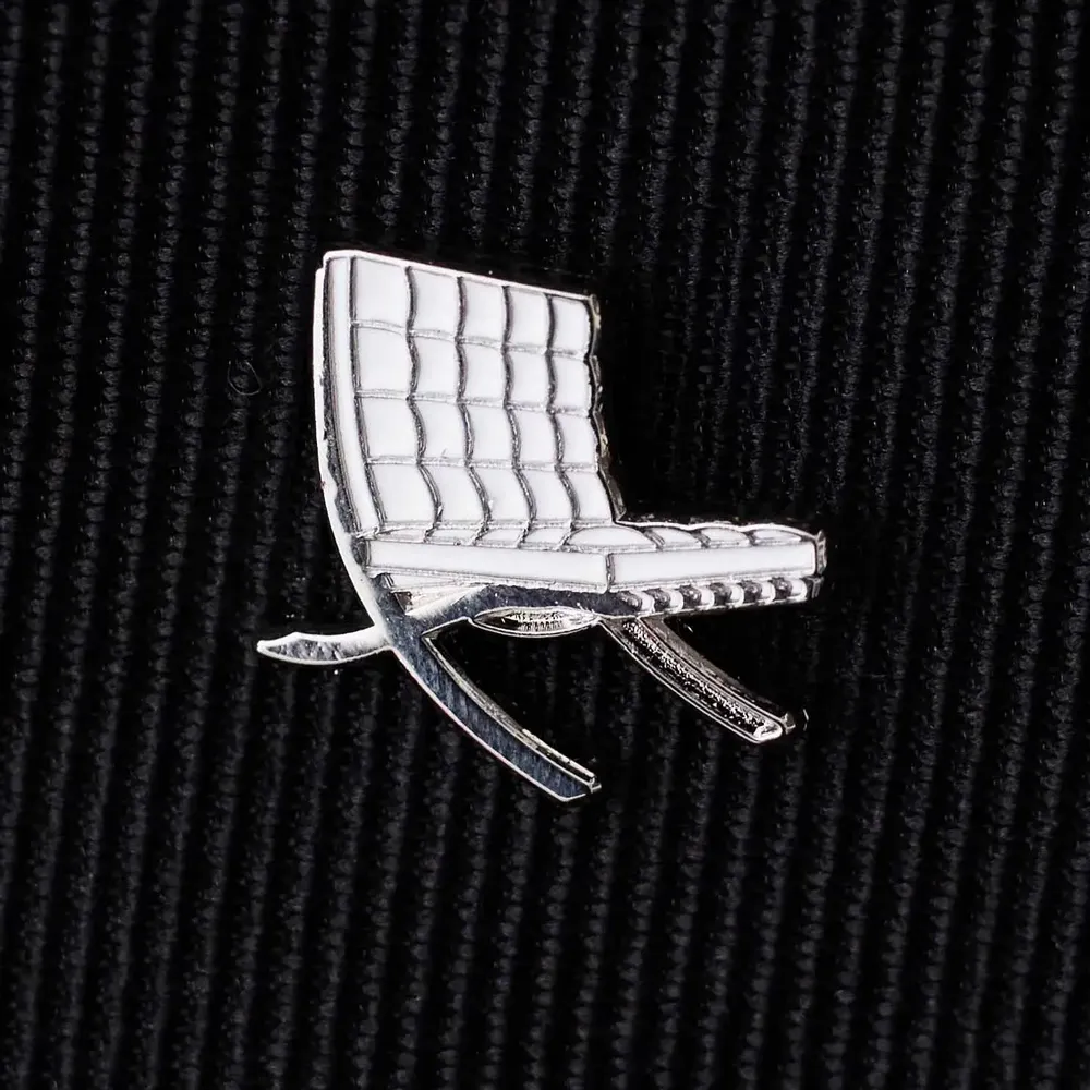 Broches - Chaise Pin Barcelona blanche - PINPINPIN.IT