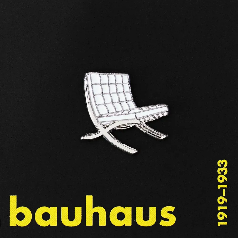 Broches - Chaise Pin Barcelona blanche - PINPINPIN.IT