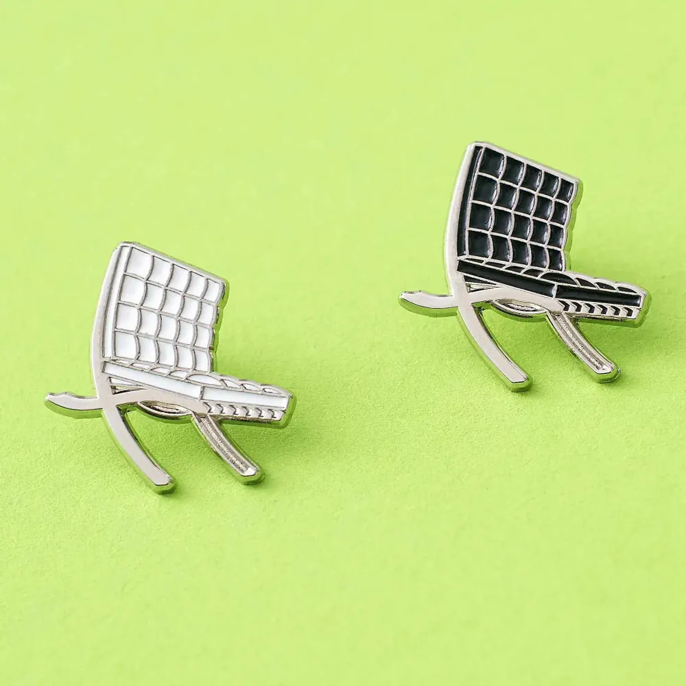 Broches - Chaise Pin Barcelona blanche - PINPINPIN.IT